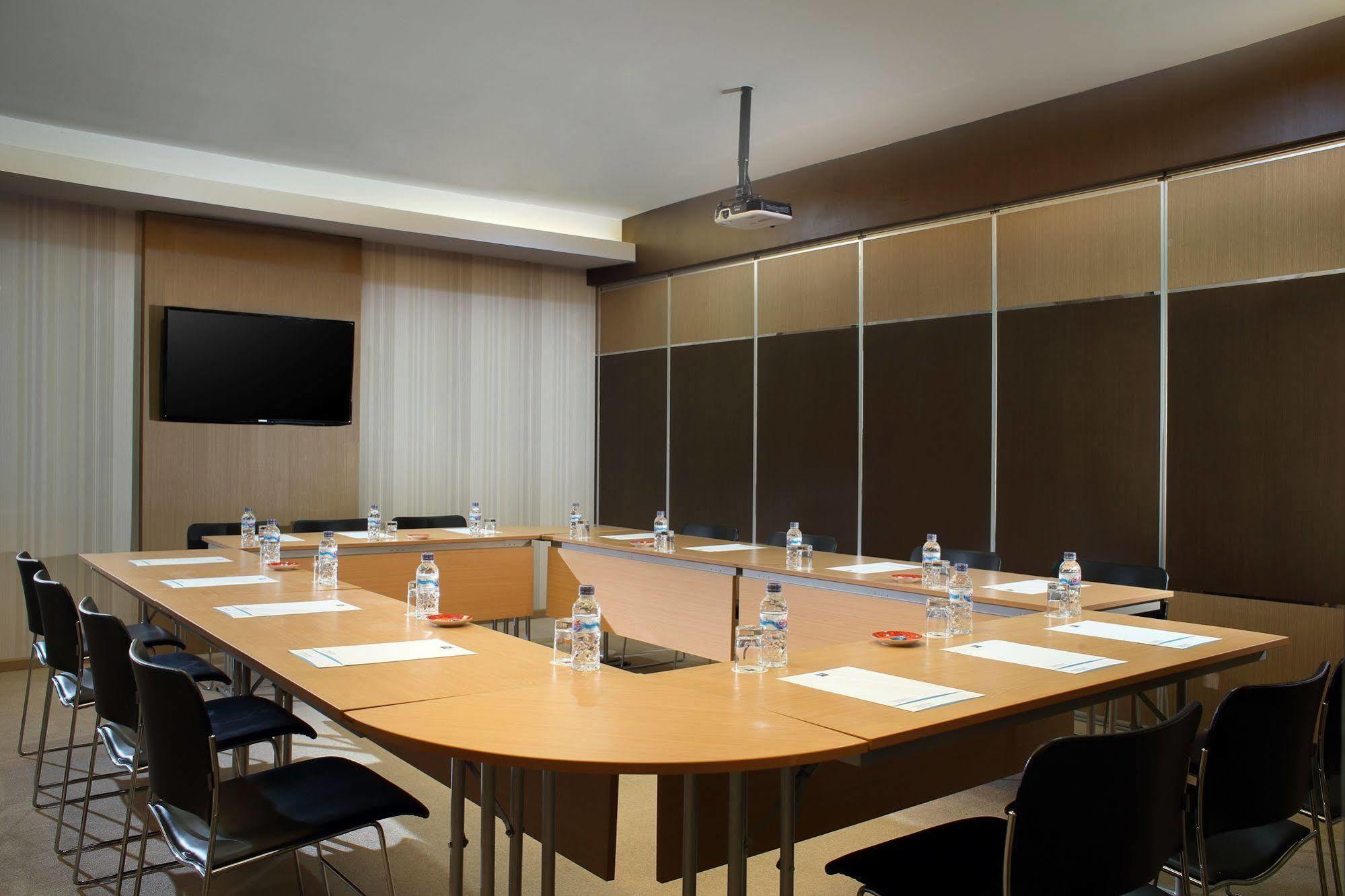 Cordia Hotel Surabaya Airport - Hotel Dalam Bandara - Formerly Ibis Budget Surabaya Airport Sidoarjo Ngoại thất bức ảnh